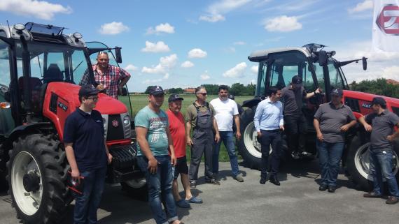 Hattat traktori pobudili pažnju hrvatskih poljoprivrednika